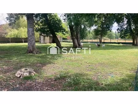 terrain constructible de 1712m2 à salles