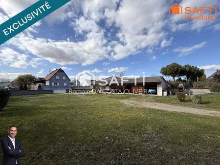 superbe terrain constructible de 8 ares avec une dépendance  libre de constructeur et hors