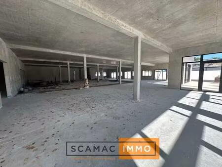 location commerce 84 m²