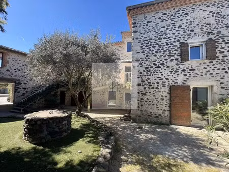 grande maison de caractère avec piscine