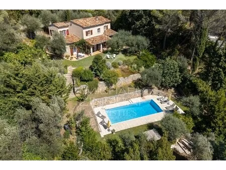 villa de charme avec vue dégagée et quatre suites