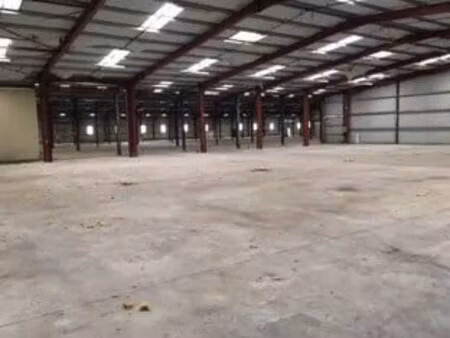 vente entrepôt terres de haute charente 16270 32408m²