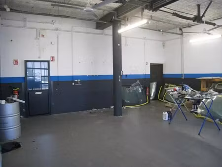 location entrepôt 105 m²