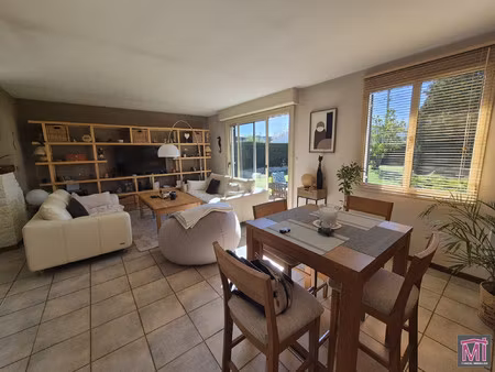 pavillon 3 chambres dépendance et beau jardin