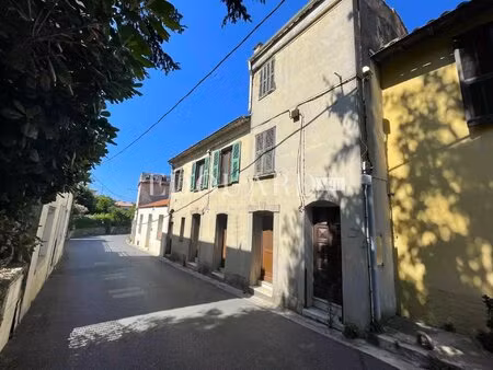 proche du centre de la turbie  à vendre maison de village de 180 m² à rénover  divisée en.