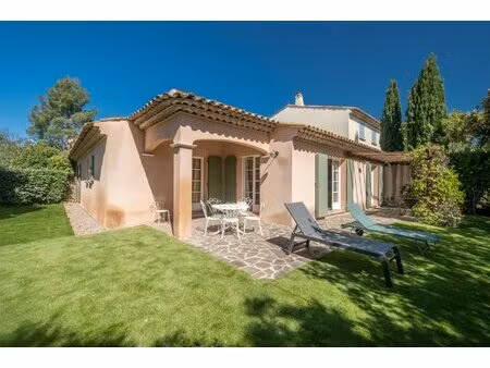 superbe villa plain pied située sur le domaine de st-endréol 4 golf & spa resort.