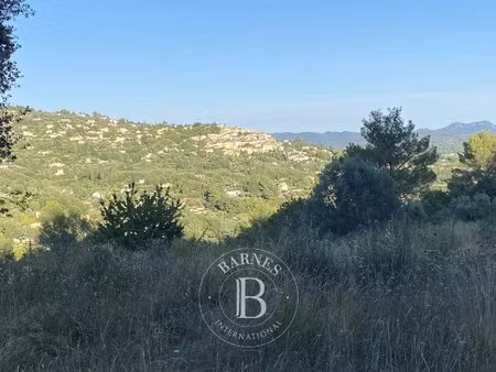 fayence – terrain constructible avec vue panoramique mer & villages surface constructible.