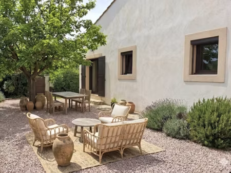 villa de plain pied  3 chambres  avec piscine