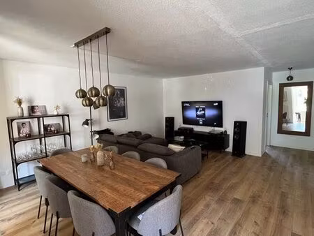 f3 67m² entièrement rénové + terrasse + garage – bartenheim centre