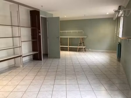 location bureau 74 m² à perpignan (66000)