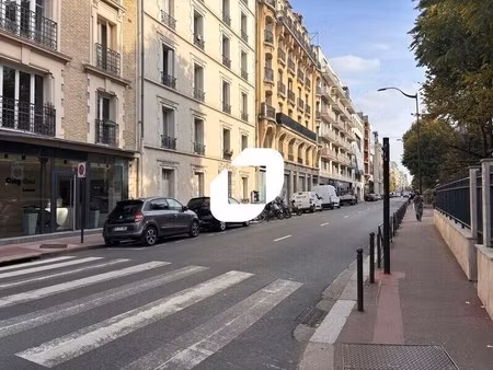 location commerce levallois perret 92300 374m²