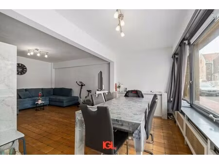 gelijkvloersappartement met 2 slaapkamers & garage nabij het centrum van halle