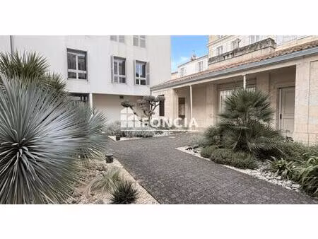 la rochelle centre  situé à seulement 300m env du marché central