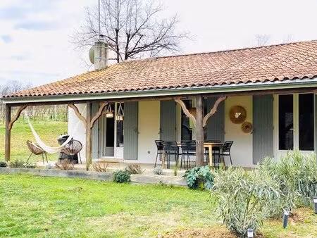 très belle maison de plain-pied  lumineuse – 3 chambres  jardin clos  proche de duras
