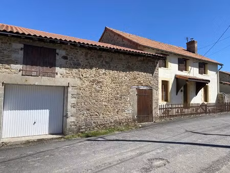 une charmante maison de campagne avec granges et joli jardin!