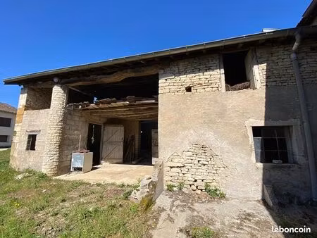 grange 1 pièce 735 m²