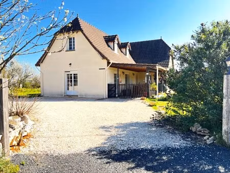 secteur causses du quercy: belle maison moderne avec 3 chambres en suite et piscine