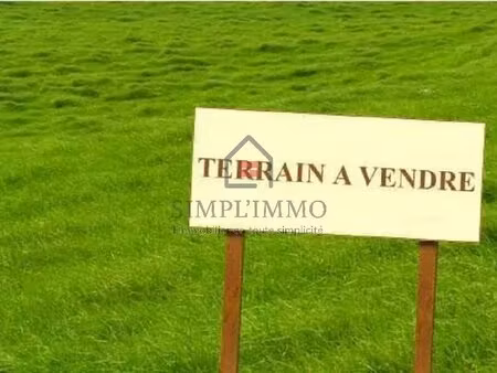 terrain viabilisé de 700m²