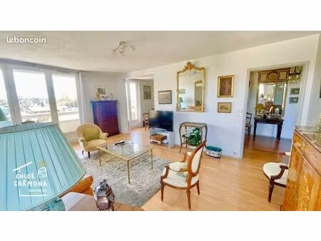 ? t3 bis lumineux 5 balcons - vue dégagée - parking