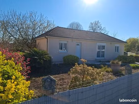 maison 76 m² + véranda 24 m² sur terrain de 1000 m² – la bazoge