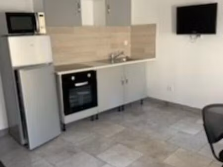 meublé 2 pièces sdb cour rdc avesnes