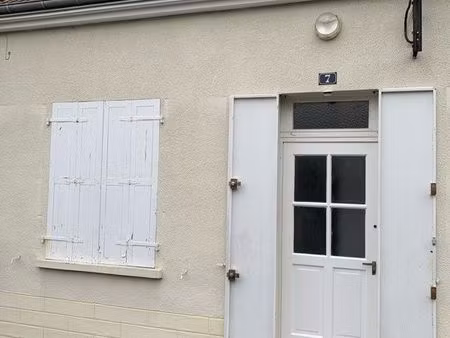 maison f2 à louer avec cour et garage