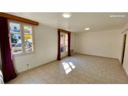 appart proche centre  parking et cave