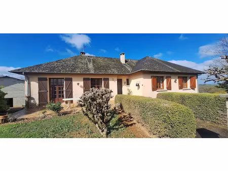 vente maison 8 pièces 131 m² à courris (81340)  220 000 €