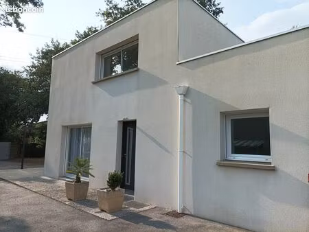 maison 130 m2 ou locaux professionnels