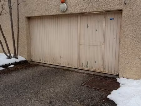 location parking couvert