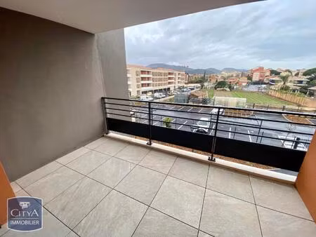 location appartement 1 pièce 18m² hyeres 83400