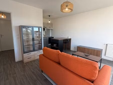 appartement t2 meublé / 2 places de parking