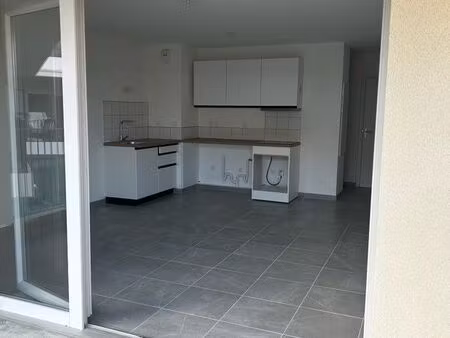 à louer t2 trets 49 m² très ressent