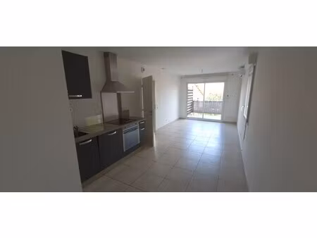 location appartement 2 pièces 42m² istres 13800