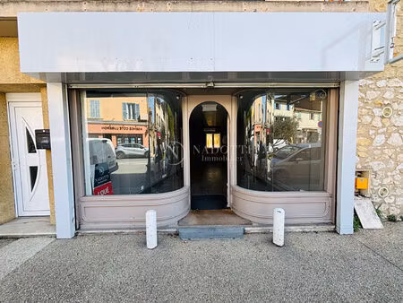 location local commercial