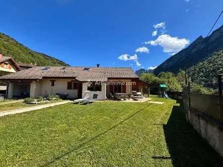maison familiale de 5 chambres dont 3 de plain pied