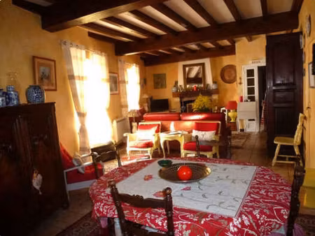 grande maison de village sans aucun travaux.