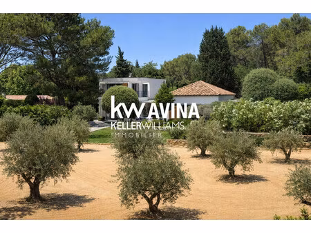 location maison 6 pièces 253m² paradou 13520