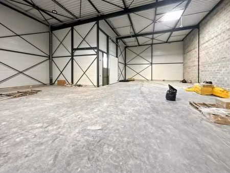 location local d'activités 540 m²