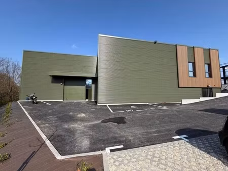 location local d'activités 548 m²