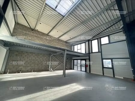 location local d’activités vern-sur-seiche 35770 389m²