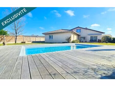 maison 4 chambres  2 salles de bains  buanderie  garage  piscine