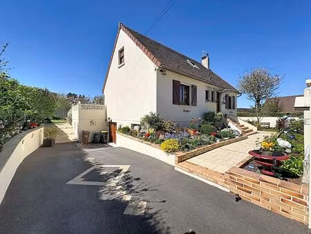 pavillon independant - 130m² - 3 /4chambres - sous sol total - dependances - jardin - 6084