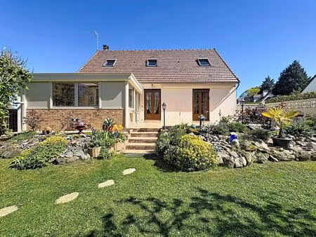 pavillon independant - 130m² - 3 chambres - sous sol total - dependances - jardin - 60840 