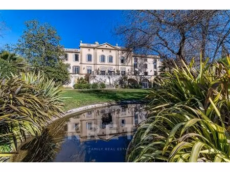 chateau du xieme siecle entièrement restauré au pont du gard
