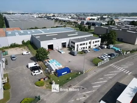 location local d’activités genas 69740 1667m²