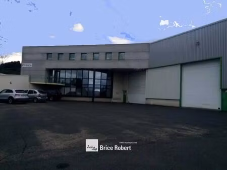 location local d'activités 7 900 m²