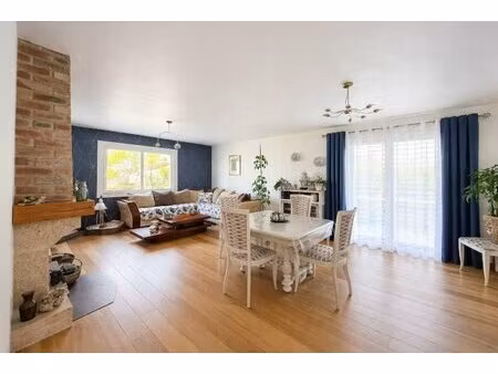 maison de plain-pied  3ch  studio indépendant  tout à l'égout