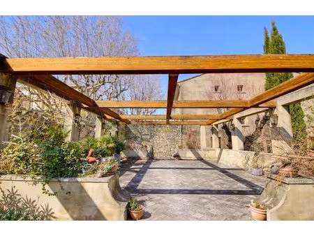 en exclusivité à caromb ? maison bourgeoise 8 chambres - 7 salles de bains - piscine -...