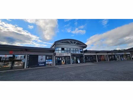 location local commercial 101m²